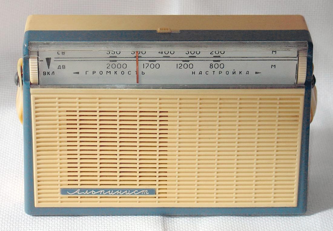 РАДИОПРИЕМНИК "Альпинист"